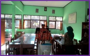 Box Literasi, Sebuah Upaya Membangun Budaya  Baca Tulis Peserta Didik SMP Negeri 3 Ngadirojo