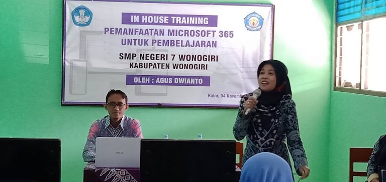 IHT PEMANFAATAN OFFICE 365 DALAM PEMBELAJARAN DI SMP NEGERI 7 WONOGIRI