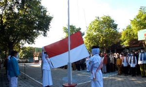 SMP Negeri 6 Wonogiri Sukses Gelar Upacara Peringatan Hari Pendidikan Nasional