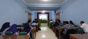MGMP Pendidikan Pancasila Sub Rayon 01 Wonogiri Gelar Praktik Baik “ Kahoot : Inovasi Pembelajaran Pendidikan Pancasila Yang Menyenangkan”