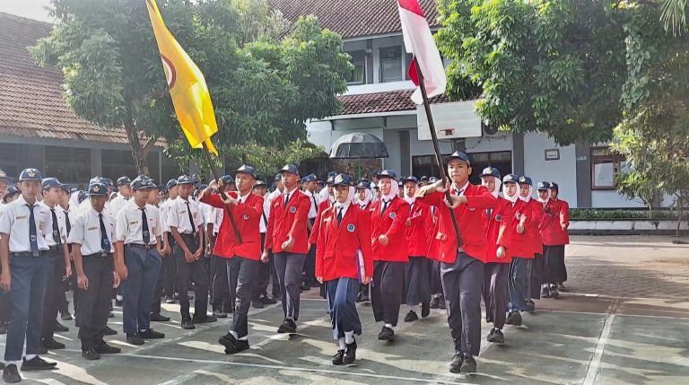 Pak Camat dalam Pelantikan Osis SMP Negeri 1 Selogiri Periode 2024 -2025