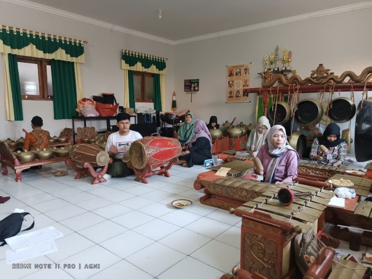 Pelestarian Budaya melalui Karawitan Bhumi Laras MGMP Bahasa Jawa Rayon Wonogiri